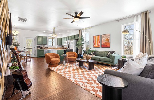 Candler House | Mntn & Asheville Views! Movie Theater! Game Rm! Hot Tub! Fire Pit! Pets Welcome!