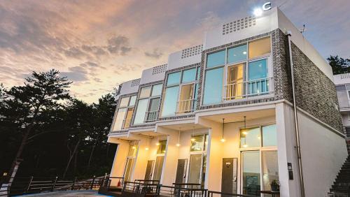 Yeosu House | Moamoa Spa Pension