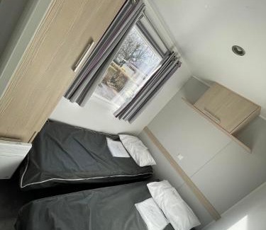 Ebreuil Other | Mobil-home 2 chambres côté rivière