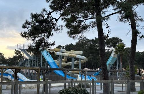 Vendays-Montalivet Other | MOBIL HOME spacieux Camping 5 étoiles acces direct à la mer