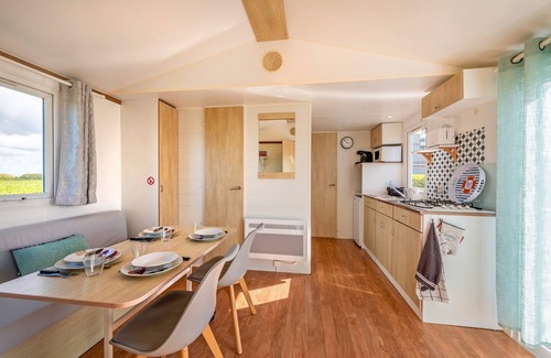 Cleder House | Mobile Home 'Ty Reuniou' with Sea View, Private Terrace and Private Garden