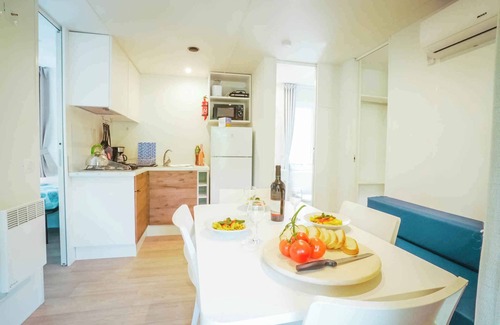 Gralaoni-Pralesi-Cisano House | Mobilehome with air conditioning, terrace and pool