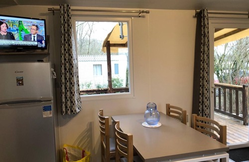 Coulanges House | Mobilhome 2 bedrooms 32m2 4 star campsite swimming pool, pond at the gates of the castles