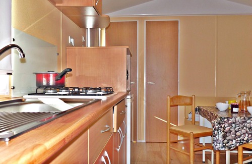 Montpeyroux House | Mobilhome at the edge of a lake for fishing, calm, nature