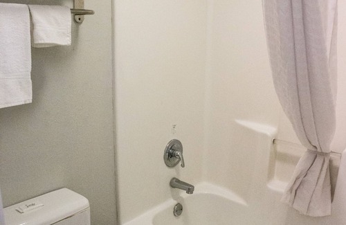 Mexia Hotel | Mockingbird Inn & Suites