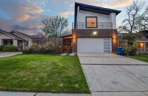 Lower Greenville House | Mod Squad