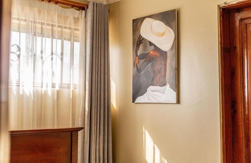 Dar es Salaam Bed & Breakfast | Modamba Bar, Restaurant and Social Hall