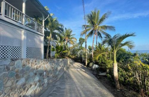 Marigot Bay House | Modern 1 bed guesthouse with pool and ocean view