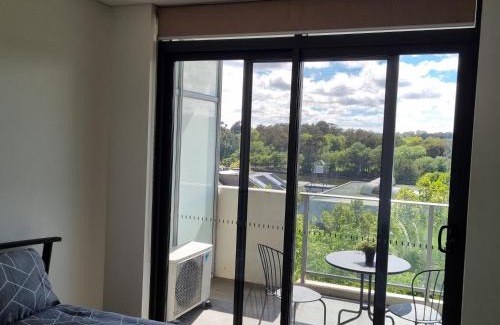 Belconnen Apartment | Modern 1 Bedroom apartment with Pool, Gym & Water Views