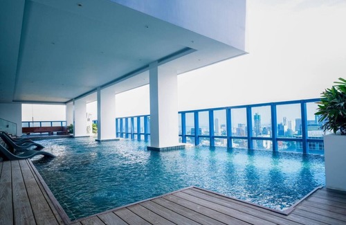 Lahug Condo | Modern 1BR Corner Unit, Pool & Gym Overlooking Cebu City Skyline - Cebu IT Park