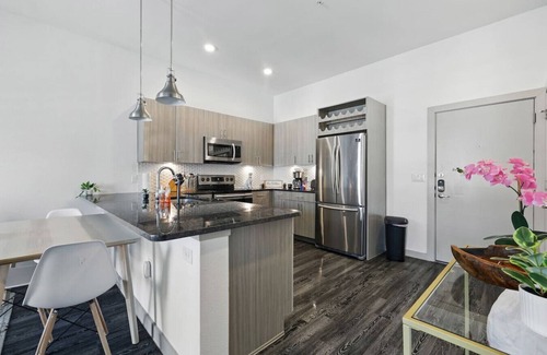 McKinney Apartment | Modern 1BR near TPC Golf | Free Parking & Wifi