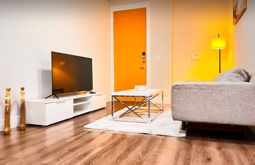 North Loop Apartment | Modern 1BR Penthouse Austin Texas w/ Pool + Balcony + Parking