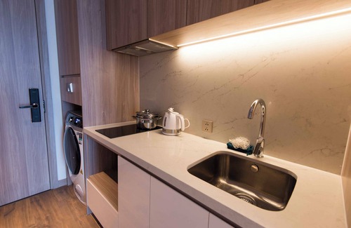 Ha Long Apartment | Modern 1BR with City View | A La Carte Ha Long Stay