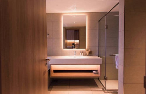 Ha Long Apartment | Modern 1BR with City View | A La Carte Ha Long Stay