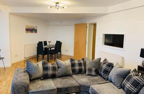 Paisley Apartment | Modern 2 Bed Apartment, Close to Gla Airport & M8