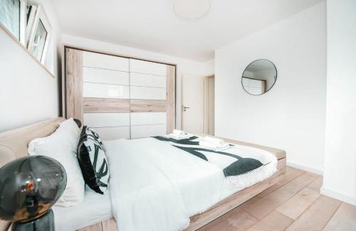 Kopstal Apartment | Modern 2 Bed with Garden - Bridel