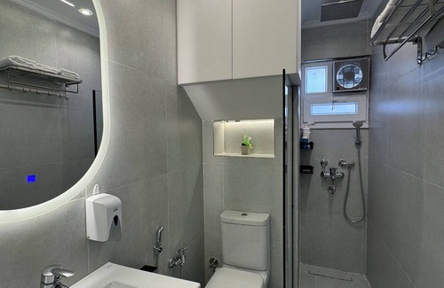 Al Khankah Apartment | Modern 2-Bedroom Apartment in Obour City – A/C, WiFi & More!