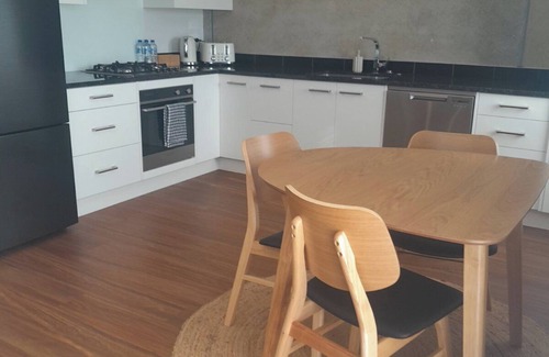 Leamington Apartment | Modern 2 bedroom apartment in Cambridge.
