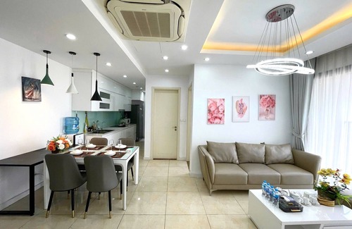 Trung Hoa Nhan Chinh Apartment | Modern 2 bedroom apartment with bathtub - Vinhomes D'Capitale