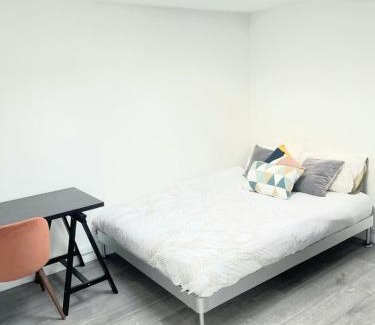 Roxeth Apartment | Modern 2 Bedroom Flat With Garden LONDON