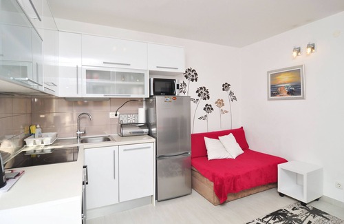 Split Apartment | Modern 2 room flat with close to center and beach