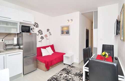 Split Apartment | Modern 2 room flat with close to center and beach