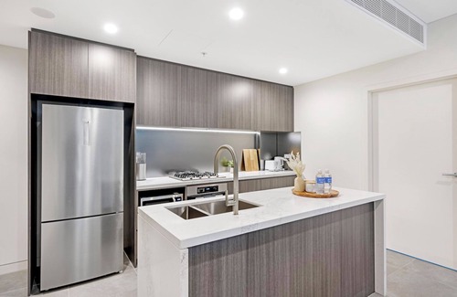 Homebush Apartment | Modern 2B2B at Homebush