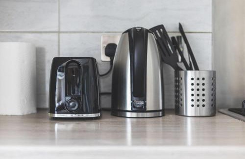 Coulsdon West Apartment | Modern 2bed flat near station - COU B