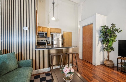 Newbold Condo | Modern 2BR/2BA with Fast Wifi, Gym, Garden, Target
