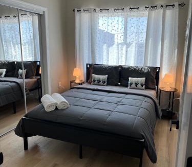 West Side Apartment | Modern 2BR and Office Near NYC With Parking - Sleeps 6