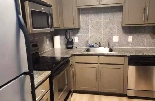 Windsor Park House | Modern 2BR Near Central Austin