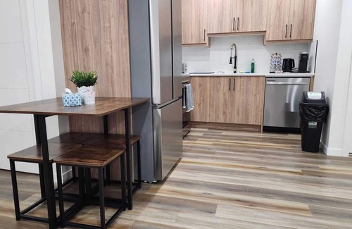 Northwest Calgary House | Modern 2BR | Private Suite | Close to Banff, U of C