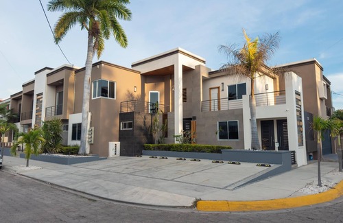 Lomas de Mazatlan Condo | Modern 3 bdrm Condo in Golden Zone