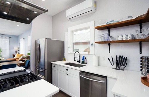 Nevada Street House | Modern 3 Bed Home Minutes to Downtown & Alamodome