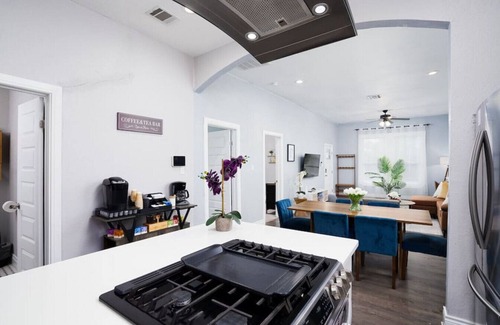 Nevada Street House | Modern 3 Bed Home Minutes to Downtown & Alamodome