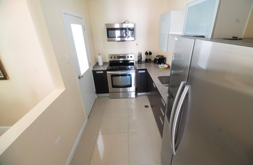 Petit Valley Condo | Modern 3 Bed In Gated Community #5