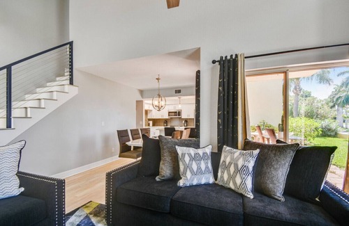 Isla del Sol House | Modern 3-Bedroom Townhouse in Isla Del Sol