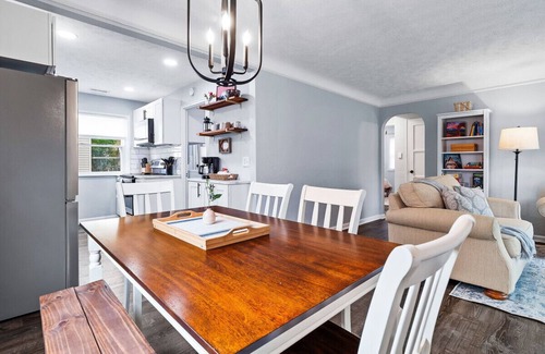 Parma Heights Apartment | Modern 3Bed Home Near CLE With Private Backyard
