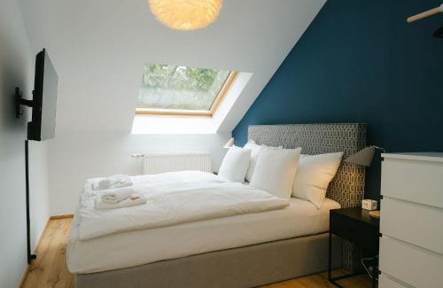 Mariahilf Apartment | Modern 3BR perfect for 4-6 metro close to Naschmarkt