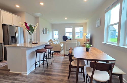 Frankford House | Modern 3BR Townhome in MBTS Resort – Steps to Pools & Shuttle to Bethany Beach
