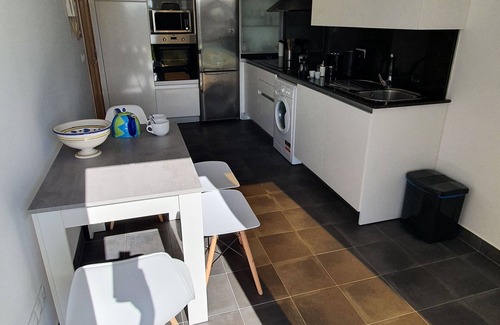 Valdovino Villa | Modern 4 Double Bedroom Villa with Pool /Garden