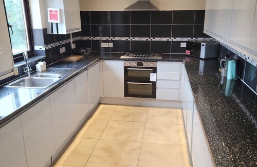 Tilbury House | Modern 4bed house for 9 guests