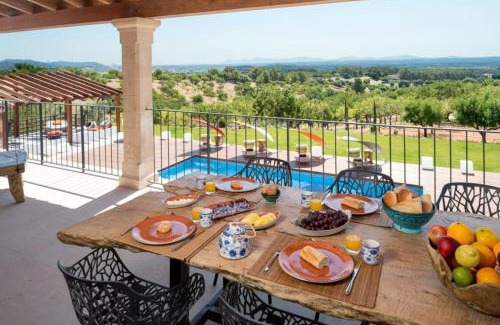 Moscari Villa | Modern 5 Bedroom Villa in Selva, 1455