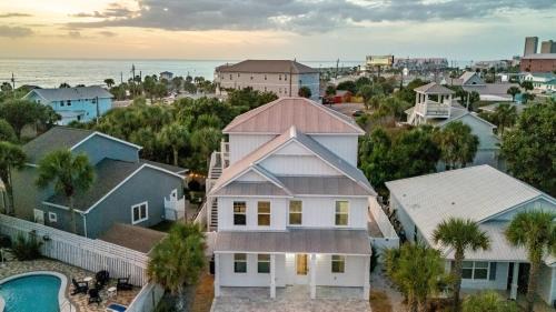 Bahama Beach House | Modern 5BDR w Private Pool 2 min Walk to the Beach Montoute by AvantStay