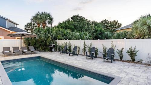 Bahama Beach House | Modern 5BDR w Private Pool 2 min Walk to the Beach Montoute by AvantStay