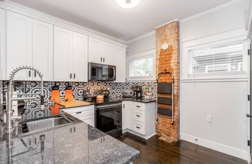 South Hyde Park House | Modern 5BR/5BA | Close to Art museum | Plaza