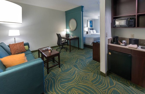 Greensboro Hotel | Modern All-Suite Hotel: Free Breakfast, Indoor Pool, Fitness & Prime Location