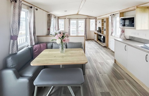 Bleadon House | Modern and contemporary 12ft wide caravan with one double and one twin.