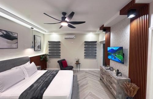 Barbican Apartment | Modern and Cozy 1BR Condo in KGN