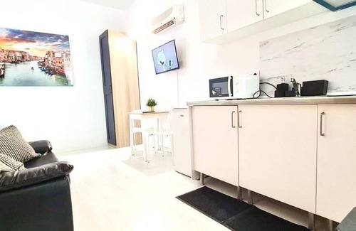 Hortaleza Apartment | Modern and luminous studio in Sanchinarro